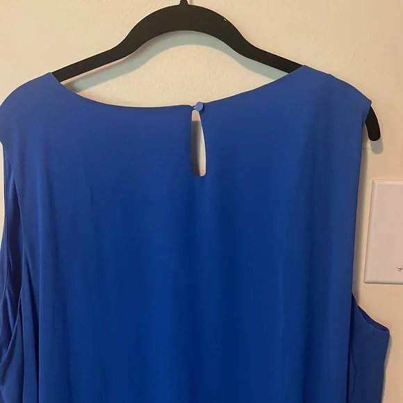 Ladies formal dress - Picture 5 of 6